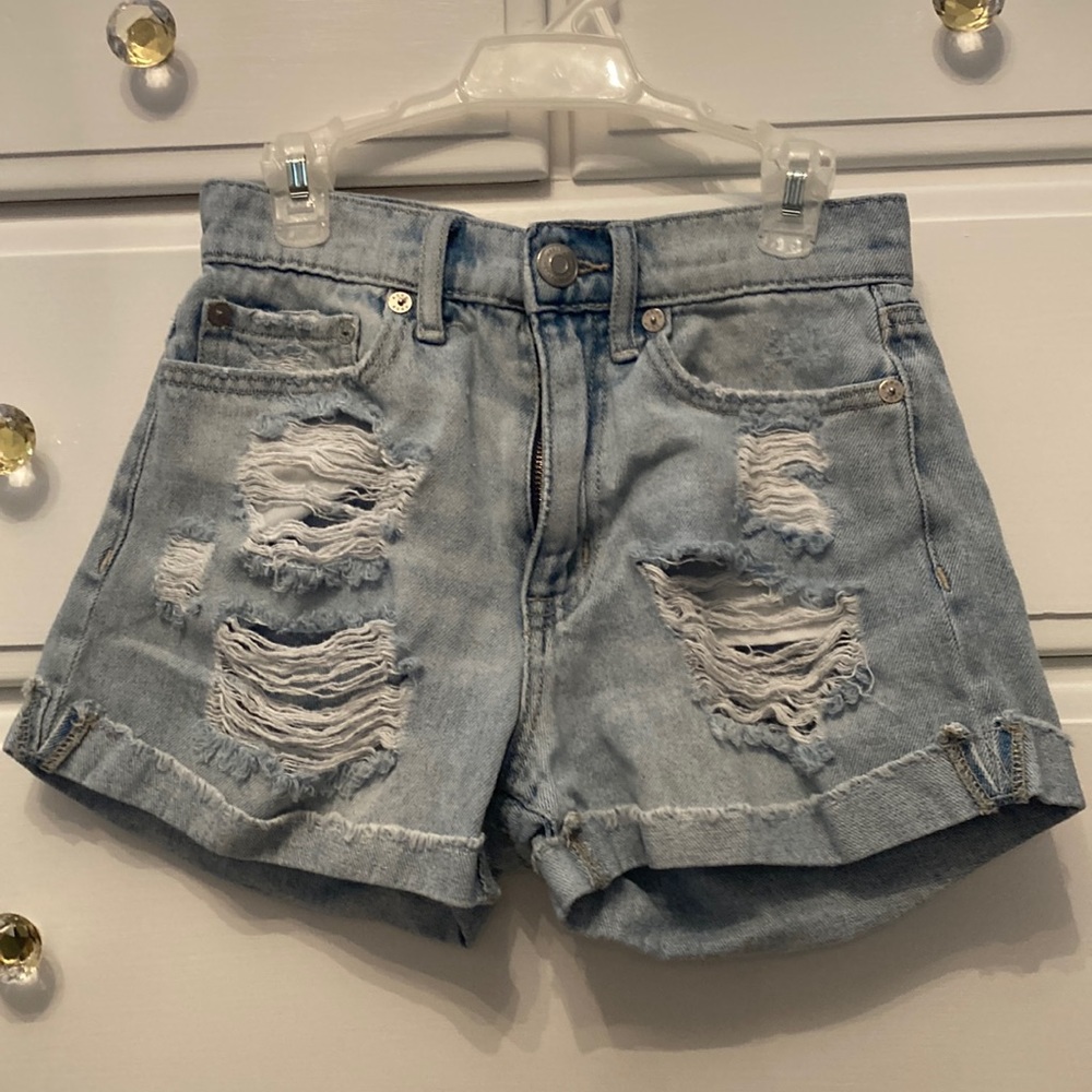 Aero Distressed Jean Mom Shorts